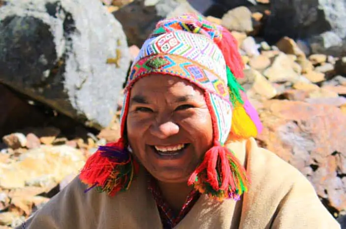 Inka-Meister Francisco Apaza Flores, Schamane, Priester und Heiler, nach einer Despacho-Zeremonie am See von Humantay in den Hochanden